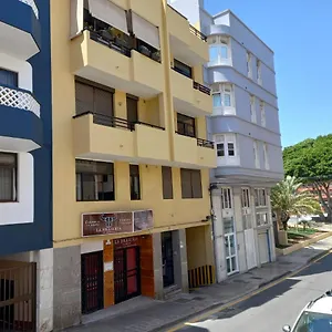 apartamento-medano-plaza.adeje-hotels.com/